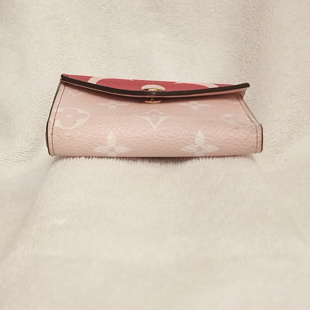 Very Good & RARE LV Zoe Giant Monogram Trifold Wallet in Rouge (Full Inclusion) - Picture 6 of 16